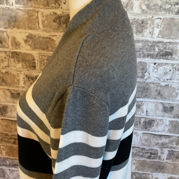 Liz Claiborne Career 3/4 sleeve cardigan. Waist length. Size L. - Picture 6 of 16